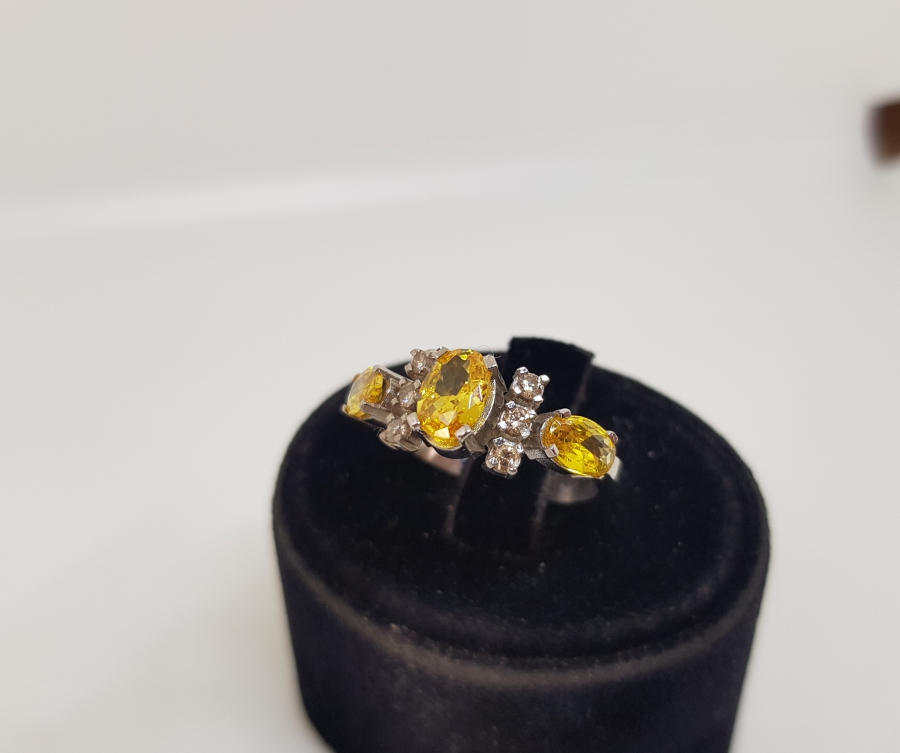 SİTRİN VE PIRLANTA TAŞLI BÜYÜK BAGET MODELİ YÜZÜK