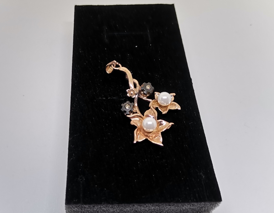 İNCİ VE PIRLANTA TAŞLI ÇİÇEKLİ KOLYE UCU