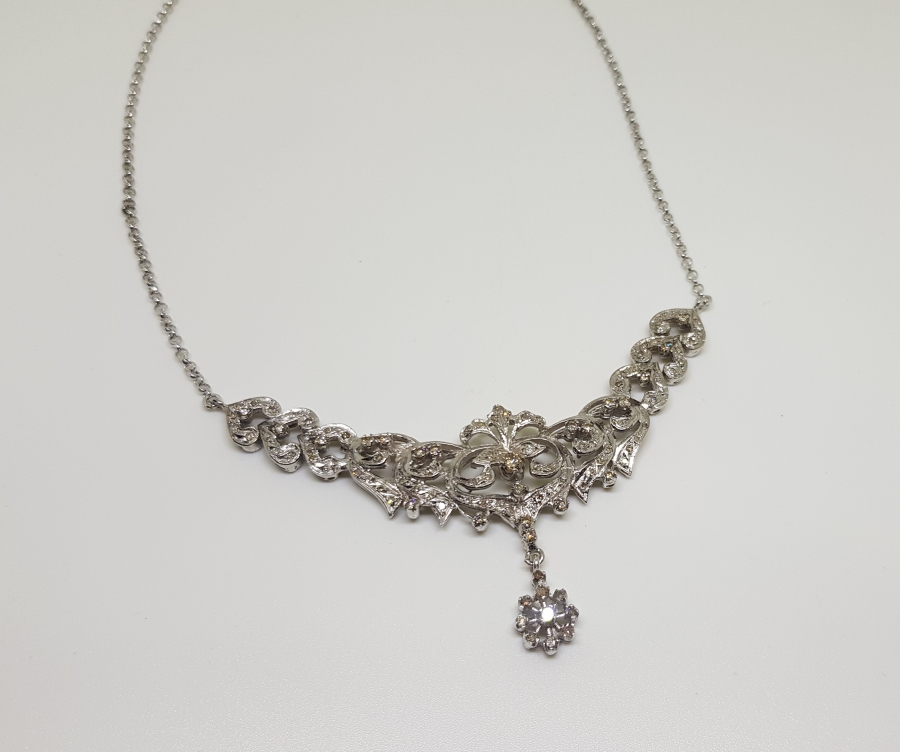 PIRLANTA TAŞLI FRANSIZ FİYONK MODELİ GERDANLIK