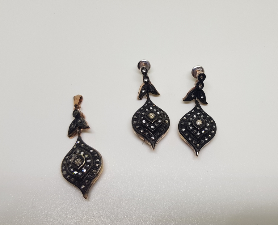 ELMAS TAŞLI DAMLA MODEL GERDANLIK