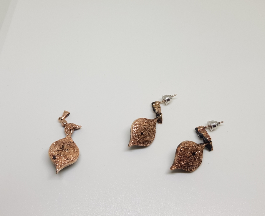 ELMAS TAŞLI DAMLA MODEL GERDANLIK