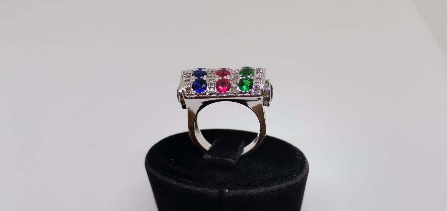 PIRLANTA VE ÇEŞİTLİ RENKLİ TAŞLARLA SÜSÜLÜ BÜYÜK BOY YÜZÜK