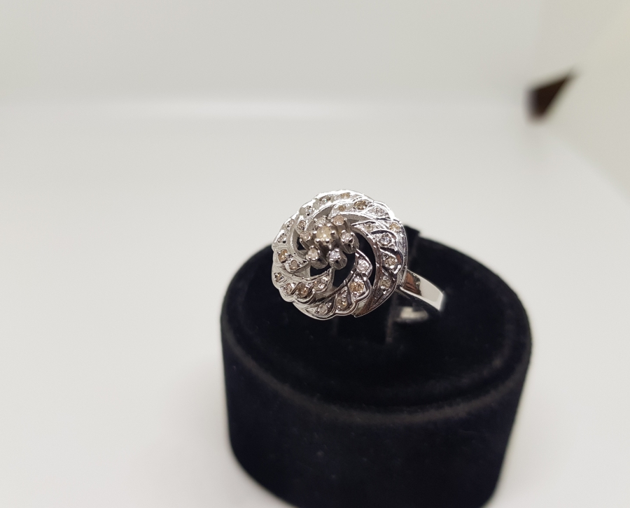 ÇARKIFELEK MODELİ PIRLANTA TAŞLI YÜZÜK