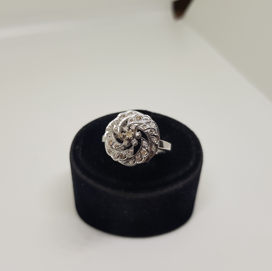 ÇARKIFELEK MODELİ PIRLANTA TAŞLI YÜZÜK