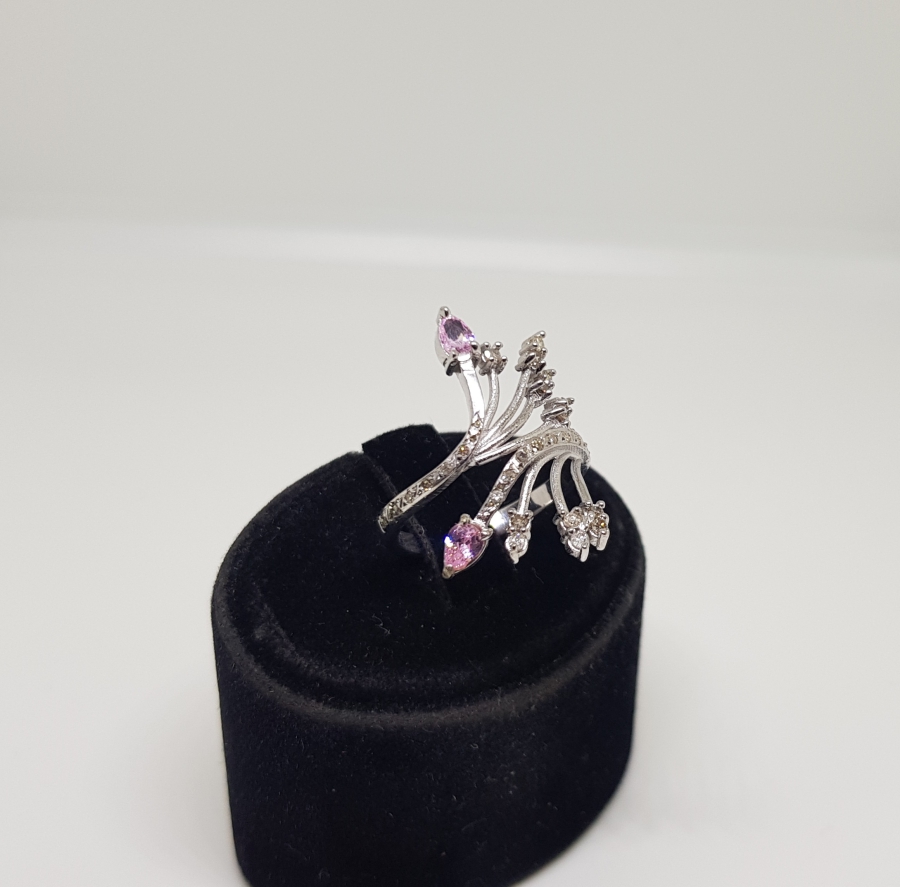 PIRLANTA VE KUVARS TAŞLI DENİZ MERCANI MODELİ YÜZÜK