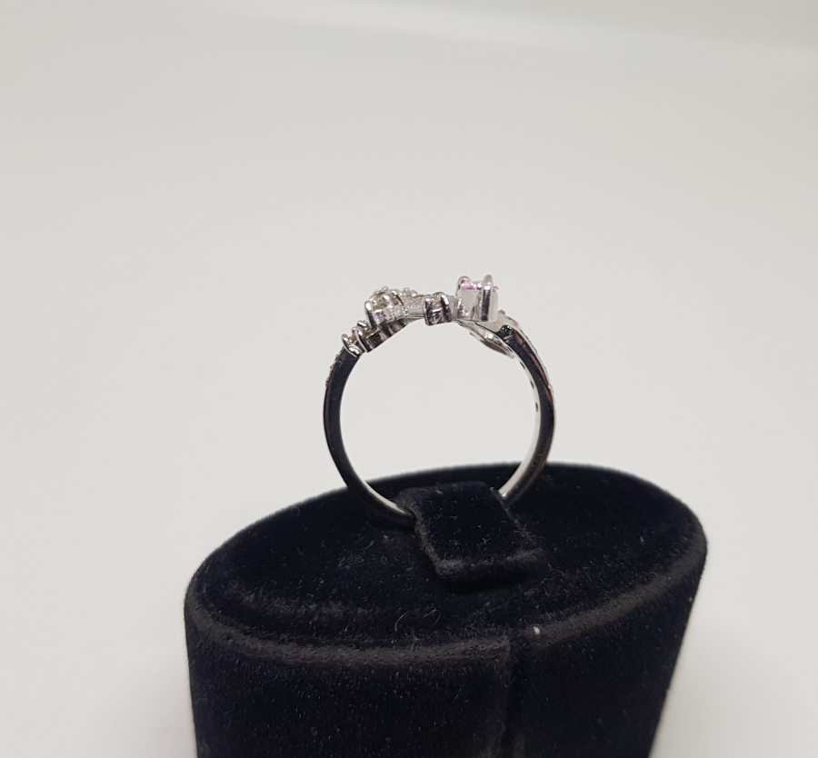 PIRLANTA VE KUVARS TAŞLI DENİZ MERCANI MODELİ YÜZÜK