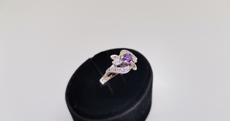 AMETİST VE PIRLANTA TAŞLI YAPRAKLI MODEL YÜZÜK