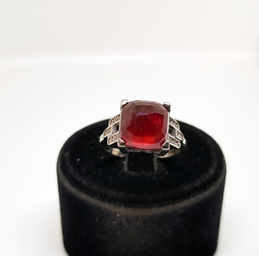 KÖK YAKUT VE PIRLANTA TAŞLI YÜZÜK