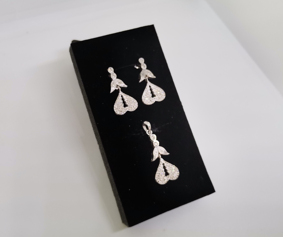 TERS KALP MODELİ PIRLANTA KOLYE KÜPE TAKIMI