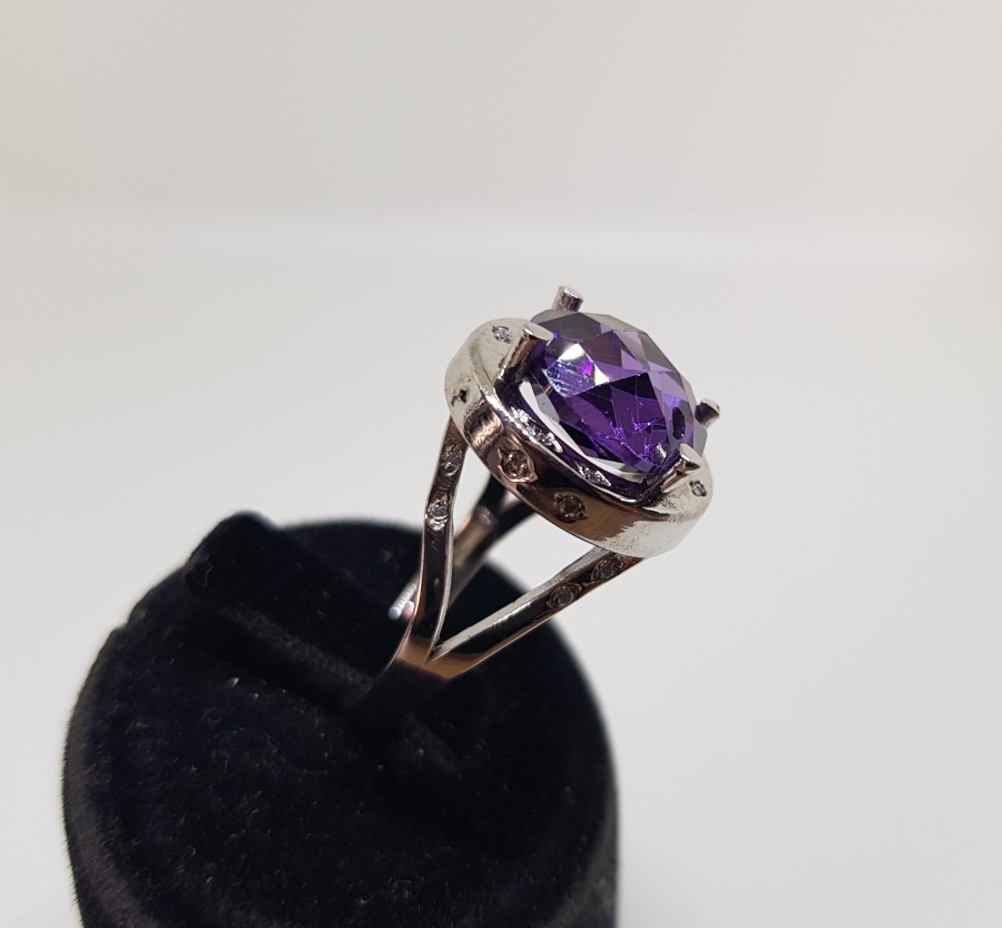 AMETİST VE PIRLANTA TAŞLI DİVANHANE MODELİ YÜZÜK