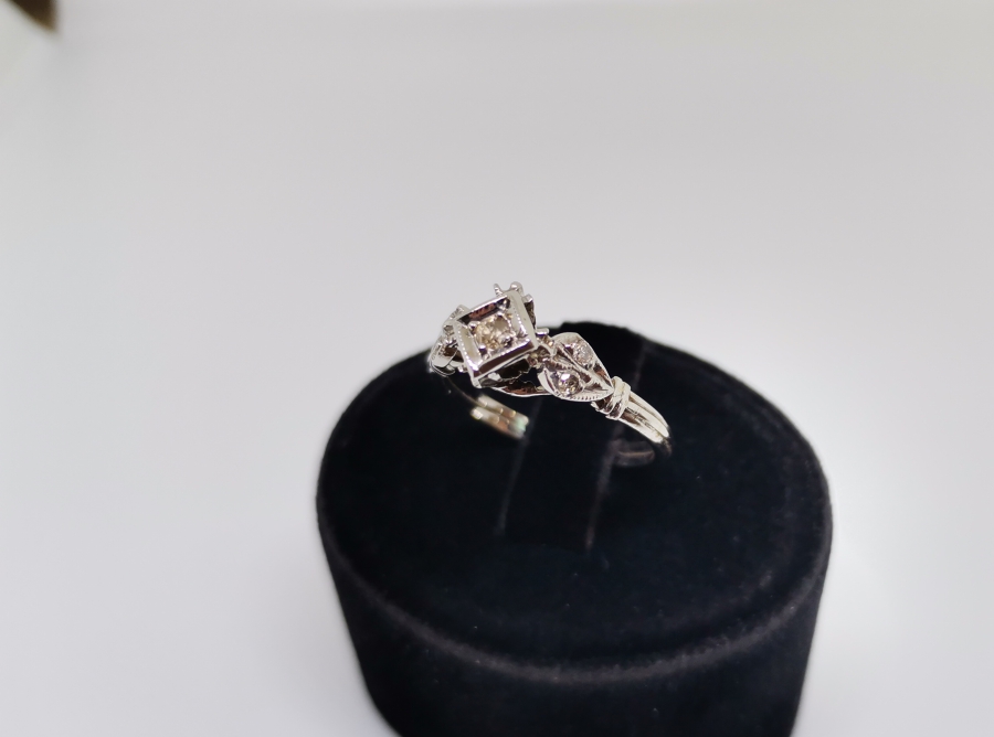 PIRLANTA TAŞLI GEOMETRİK MODEL YÜZÜK