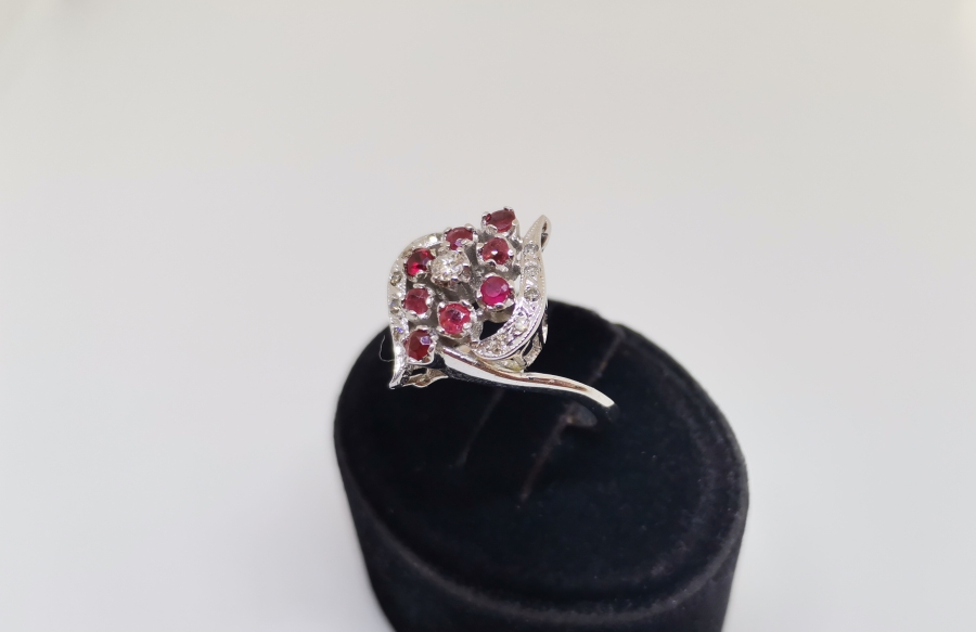 YAKUT VE PIRLANTA TAŞLI BÜYÜK SALYANGOZ MODELİ YÜZÜK