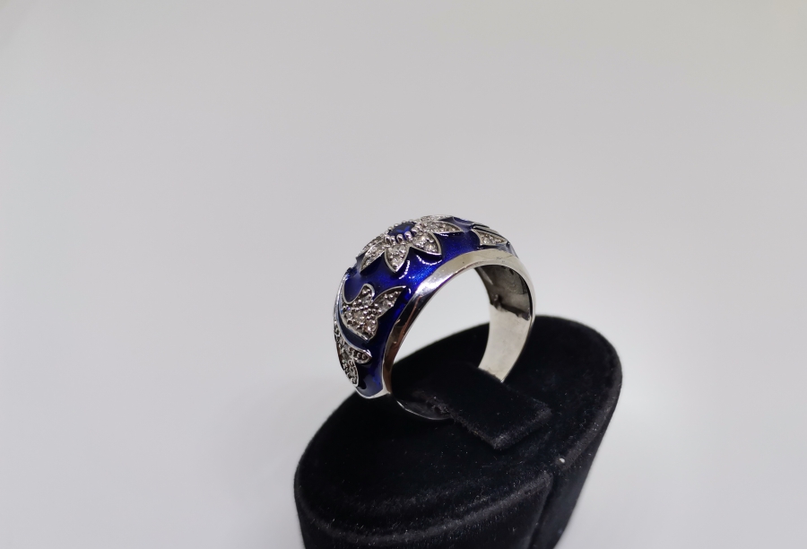 MİNE İŞÇİLİKLİ VE PIRLANTA TAŞLI YÜZÜK