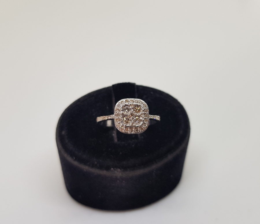 KARE MODELİ PIRLANTA TAŞLI YÜZÜK