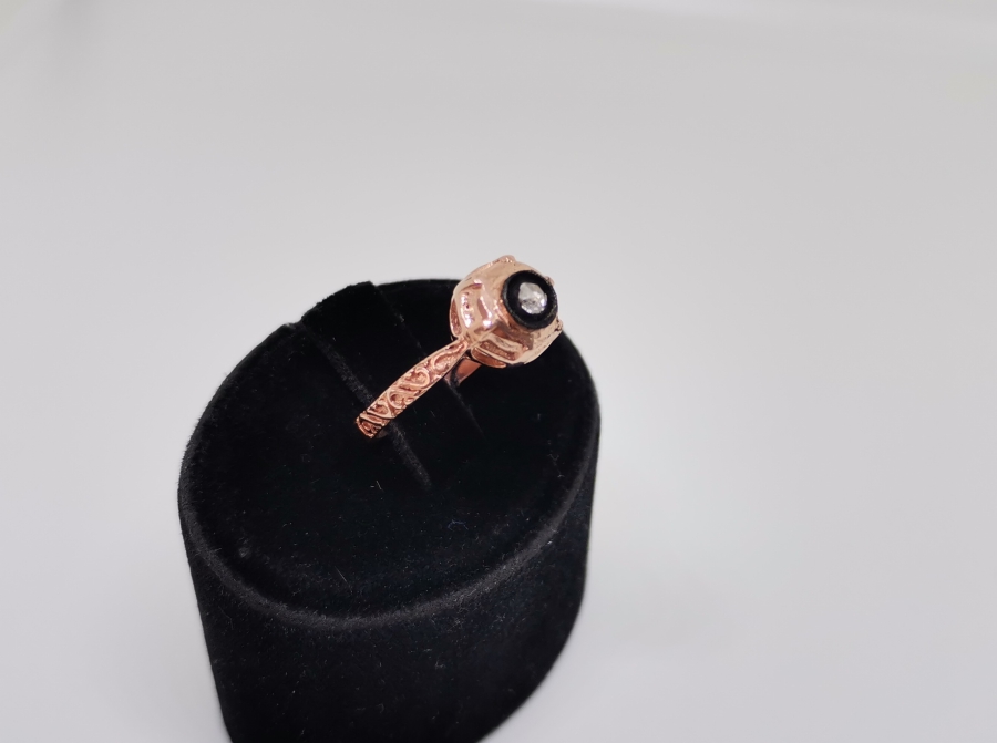 KABARTMA İŞÇİLİKLİ TEŞTAŞ MODEL ELMAS YÜZÜK