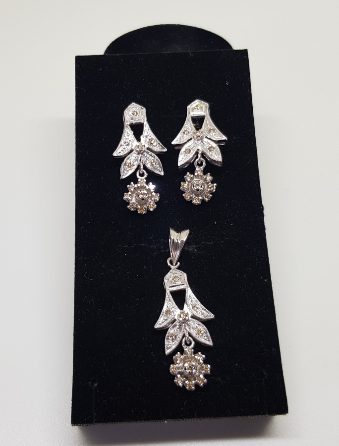 YAPRAKLI MODEL PIRLANTA TAŞLI KOLYE KÜPE TAKIMI