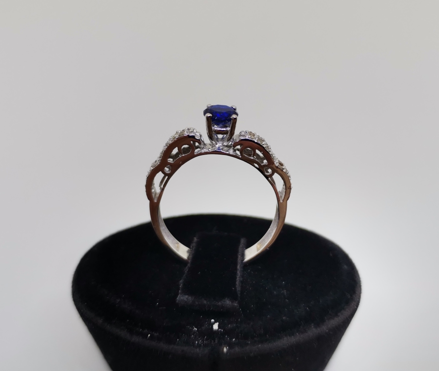 SAFİR VE PIRLANTA TAŞLI YARASA MODELİ YÜZÜK