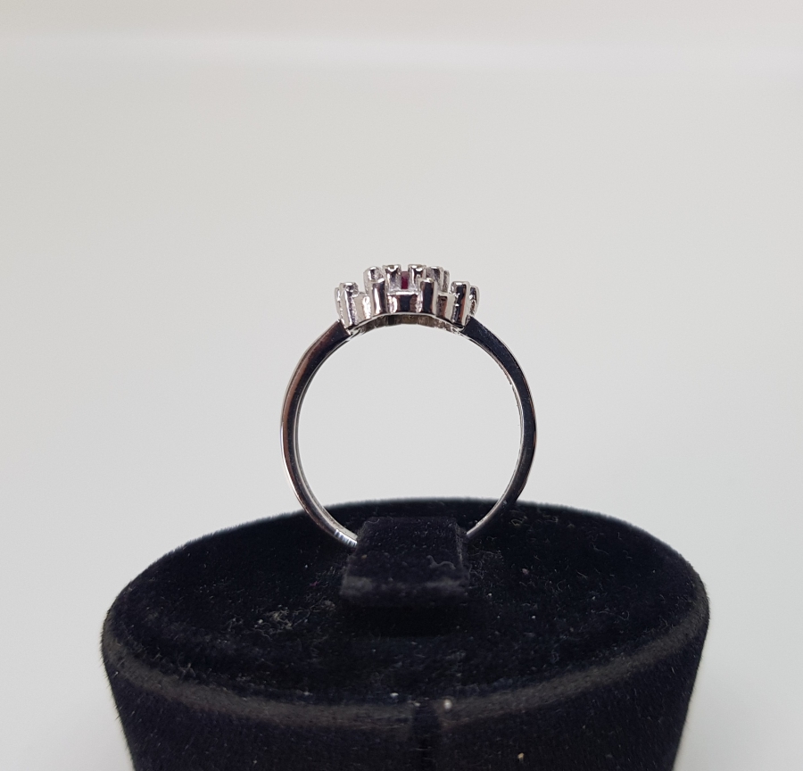 YAKUT VE PIRLANTA TAŞLI AY MODELİ YÜZÜK