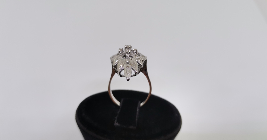 YAPRAKLI MEKİK MODEL PIRLANTA YÜZÜK