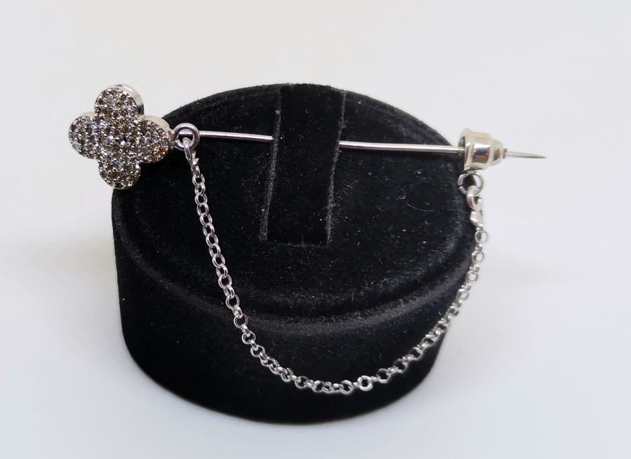 PIRLANTA TAŞLARLA SÜSLÜ YAKA İĞNESİ- BROŞ