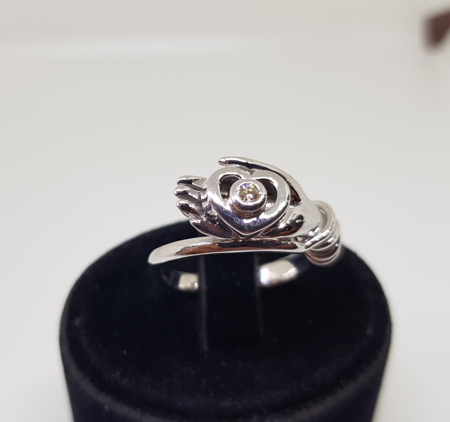 HANIMELİ MODELİ PIRLANTA TAŞLI YÜZÜK