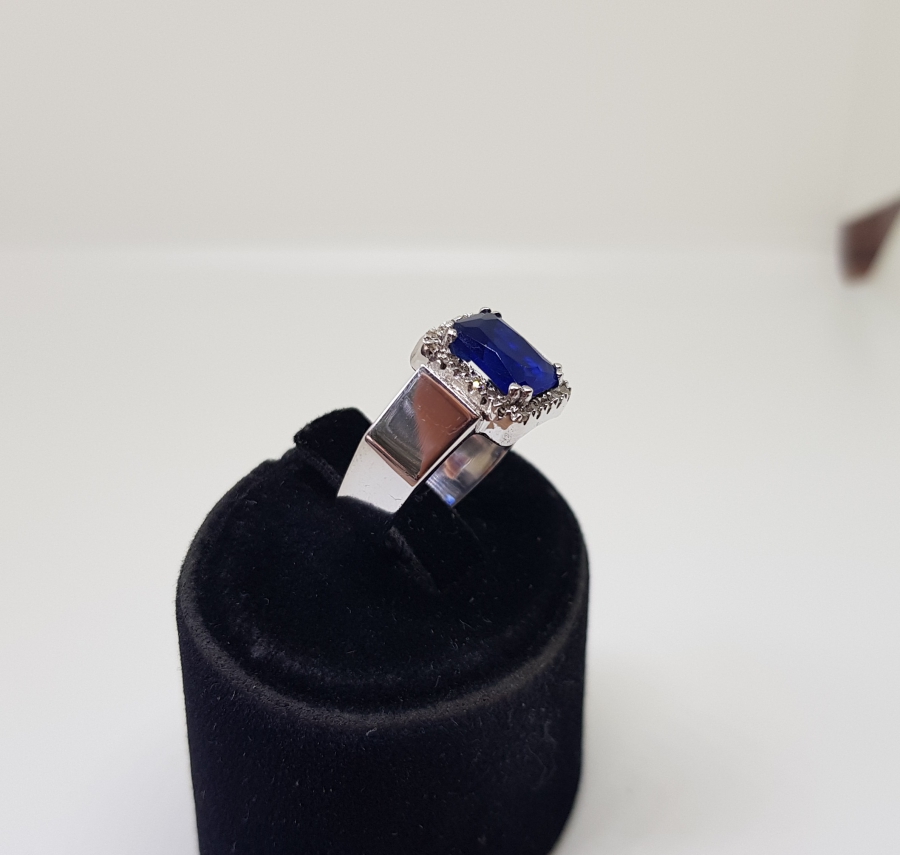 SAFİR VE PIRLANTA TAŞLI AVRUPA MODEL YÜZÜK