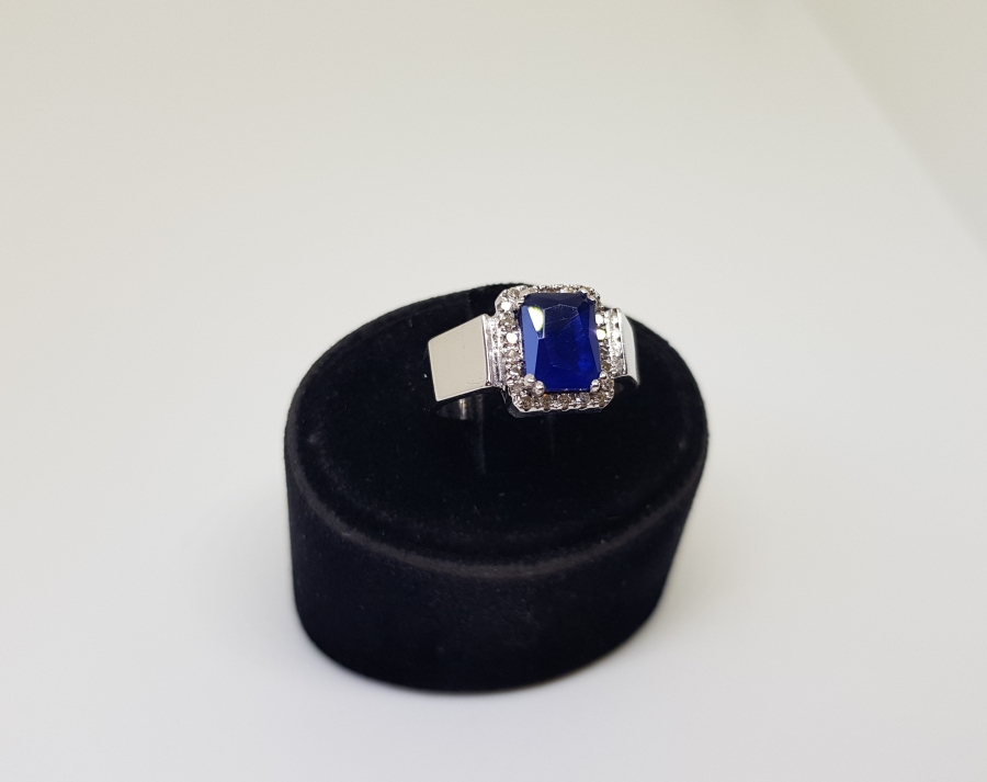 SAFİR VE PIRLANTA TAŞLI AVRUPA MODEL YÜZÜK