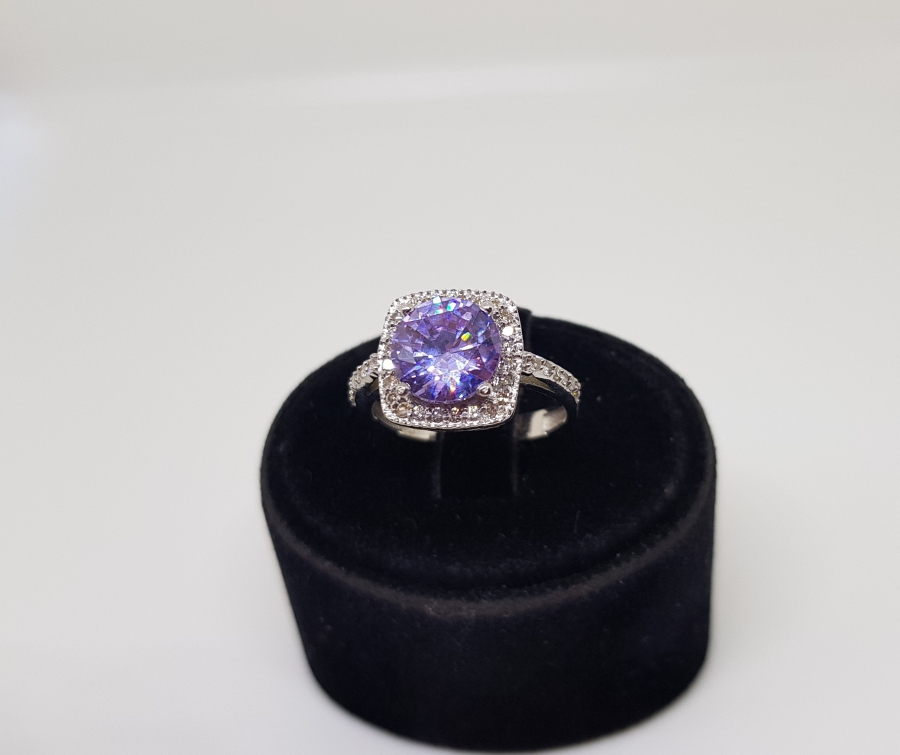 AMETİST VE PIRLANTA TAŞLI AVRUPA MODELLİ YÜZÜK