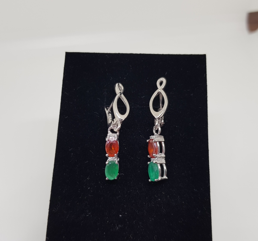 PIRLANTA VE RENKLİ TAŞLARLA SÜSLÜ KÜPE