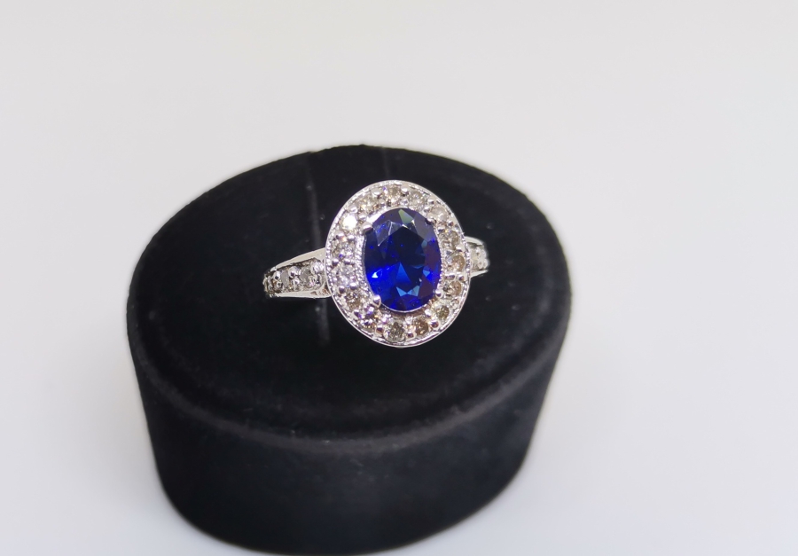 SAFİR VE PIRLANTA TAŞLI GUBUR MODEL YÜZÜK