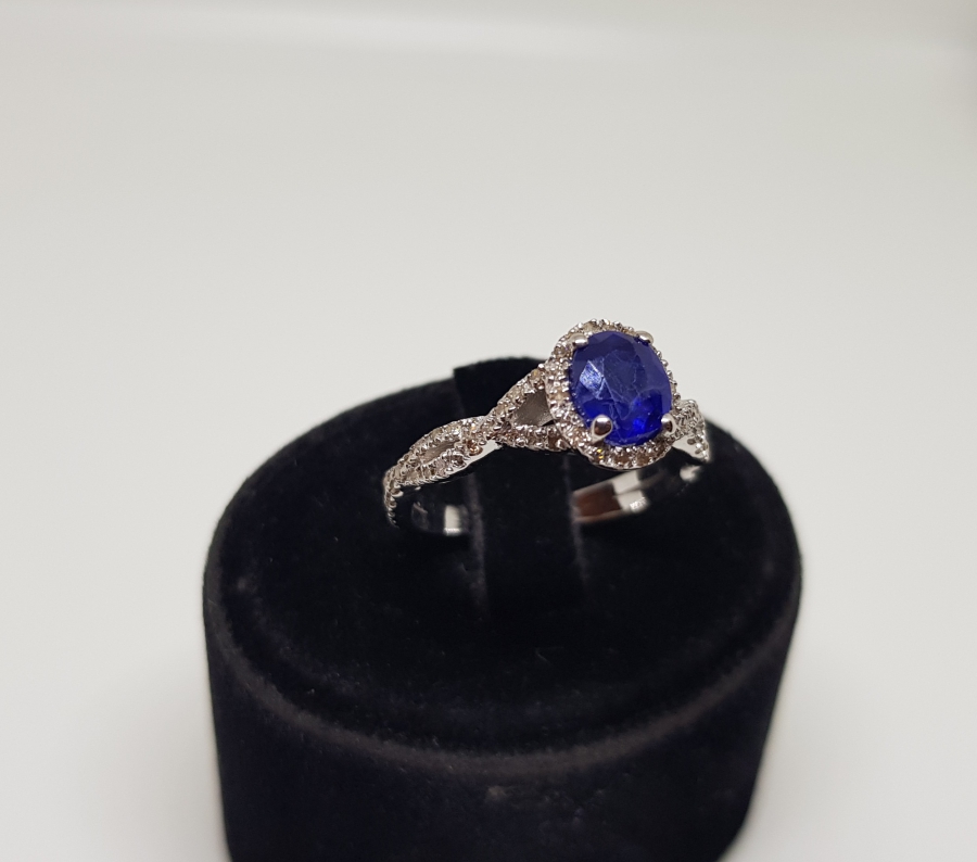 ELİPS MODEL HAS SAFİR VE PIRLANTA TAŞLI YÜZÜK