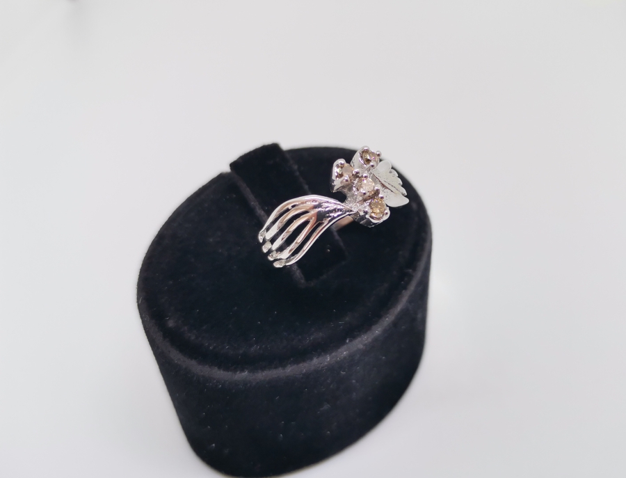 KANATLI MELEK MODELİ PIRLANTA TAŞLI YÜZÜK