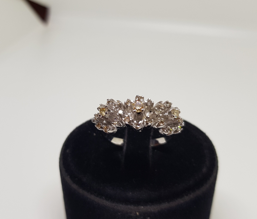 PIRLANTA TAŞLI ÜÇLÜ ÇİÇEK MODEL YÜZÜK