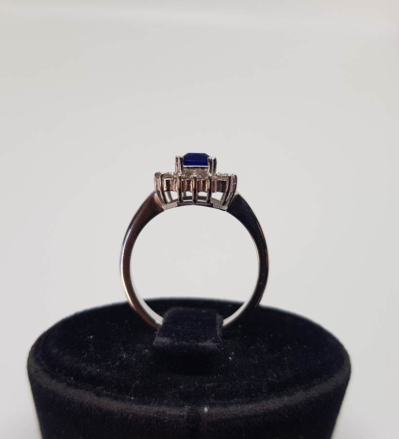 SAFİR VE PIRLANTA TAŞLI DİKDÖRTGEN MODEL YÜZÜK