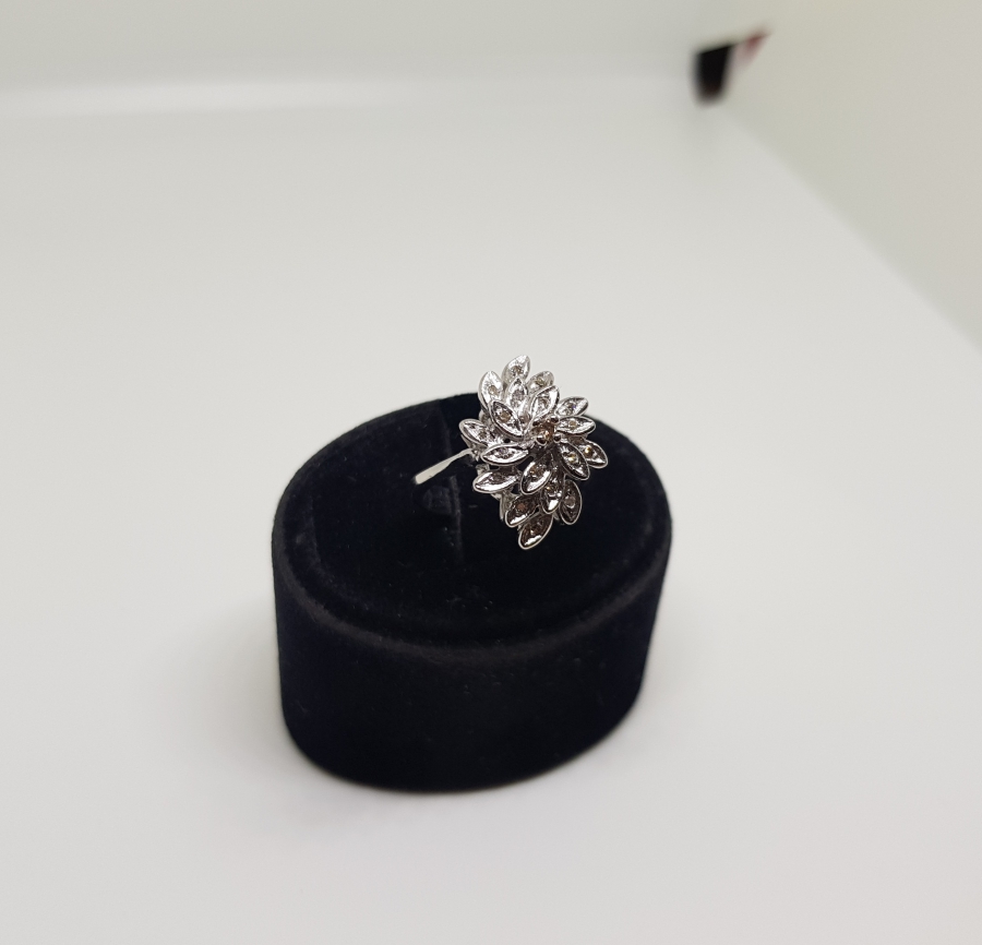 PIRLANTA TAŞLI SARMAŞIK MODELİ YÜZÜK