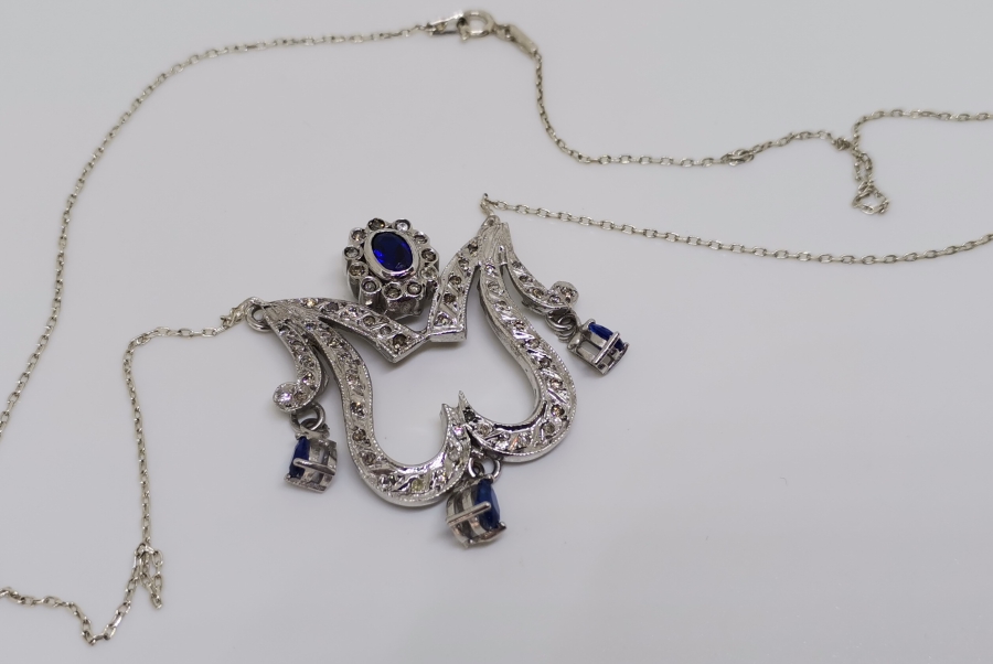 LALE MODEL PIRLANTA GERDANLIK