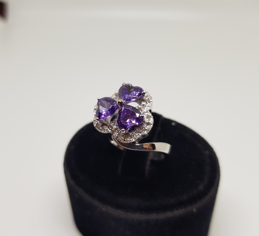 ÜÇ KALPLİ MODEL PIRLANTA VE AMETİST TAŞLI YÜZÜK