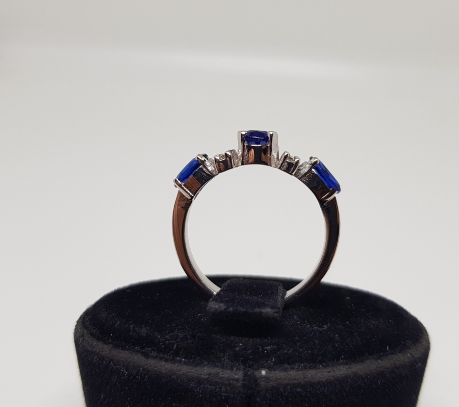 PIRLANTA VE SAFİR TAŞLI ÜÇLÜ ÜÇ TAŞ  MODEL YÜZÜK