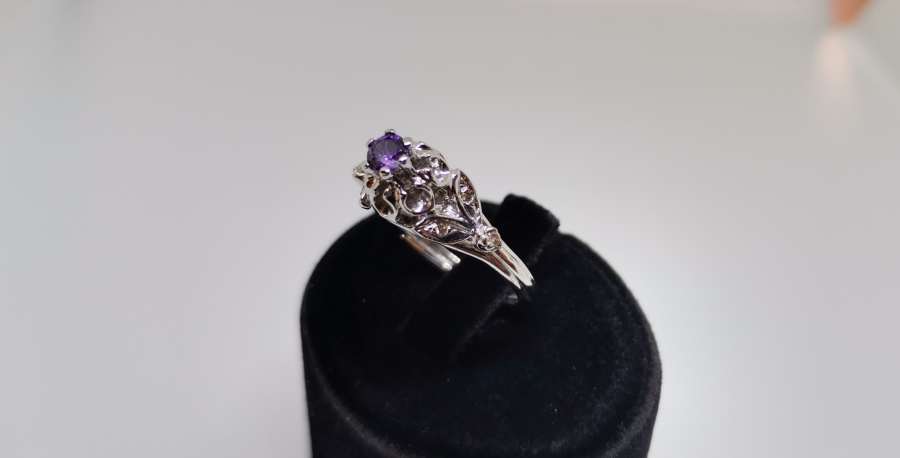 AMETİST VE PIRLANTA TAŞLI GÜL MODELİ YÜZÜK