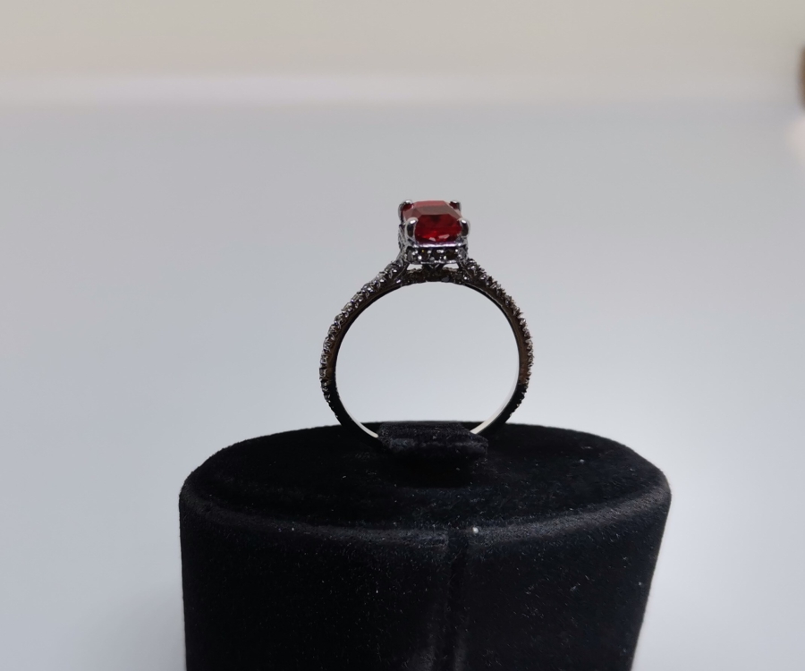 YAKUT VE PIRLANTA TAŞLI FRANSIZ BAGET MODELLİ YÜZÜK