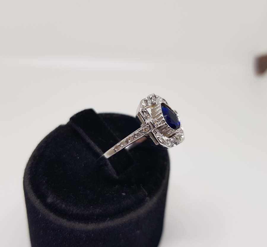 SAFİR VE PIRLANTA TAŞLI KALP MODELLİ YÜZÜK