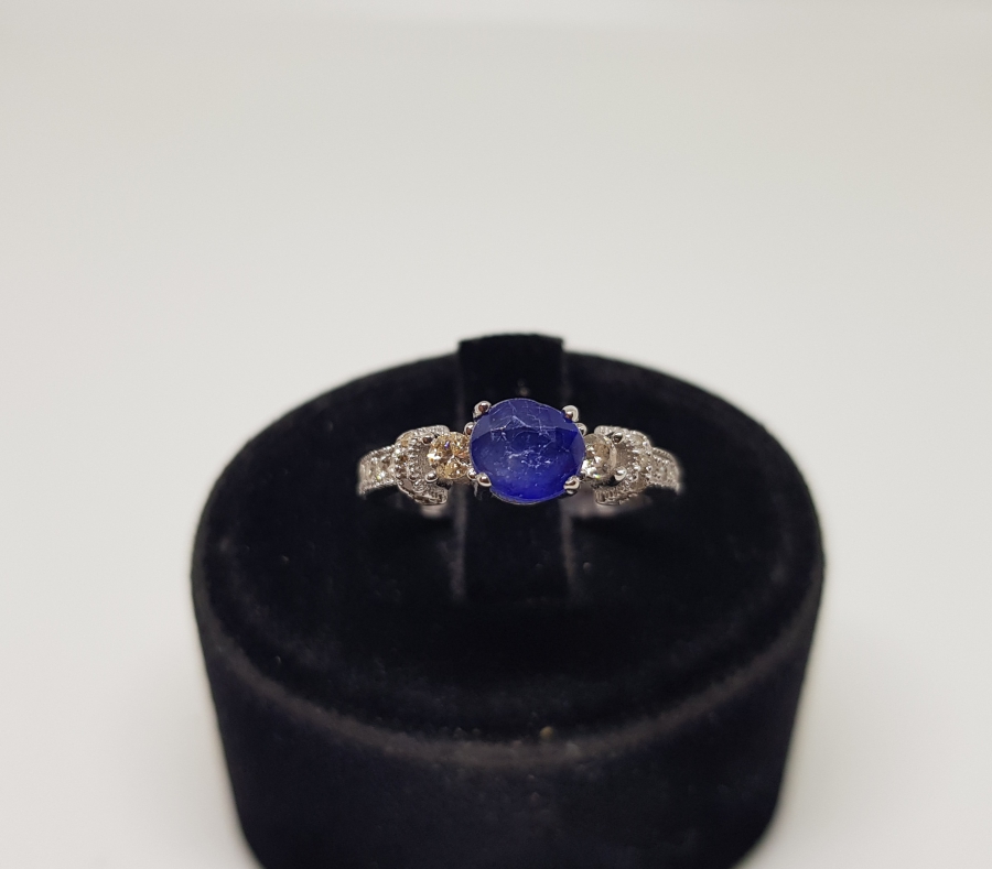 PIRLANTA VE HAS SAFİR TAŞLI OVAL MODEL YÜZÜK