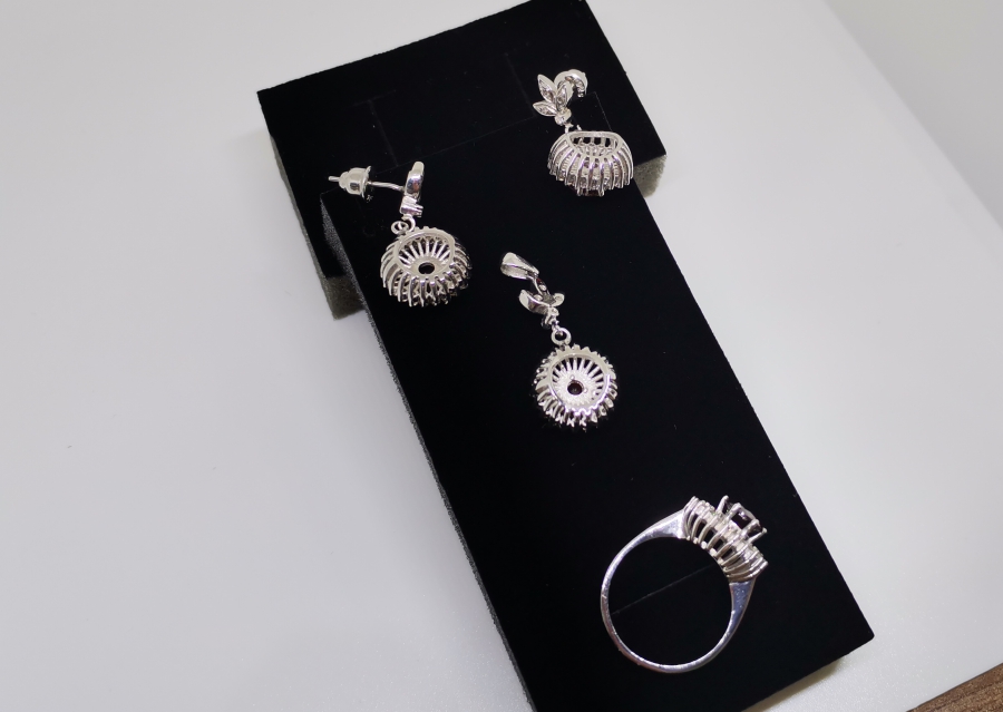 PIRLANTA VE GARNET TAŞLI ÜÇLÜ SET