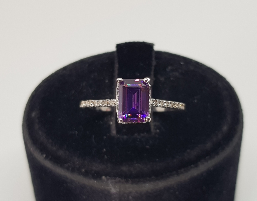 PIRLANTA VE AMETİST TAŞLI BAGET MODEL YÜZÜK