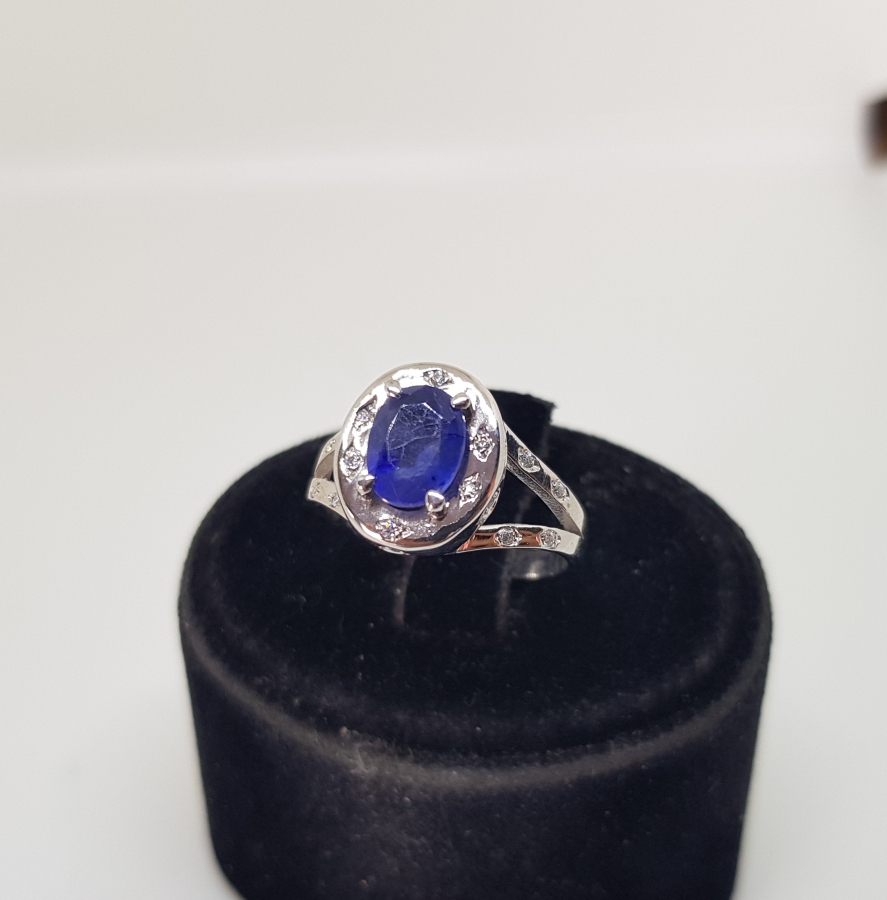 SAFİR VE PIRLANTA TAŞLI GİRİT MODELİ YÜZÜK