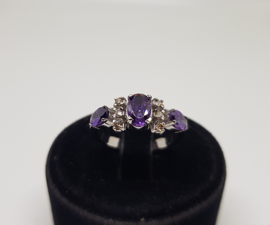 PIRLANTA VE AMETİST TAŞLI ÜÇLÜ SIRA MODEL YÜZÜK