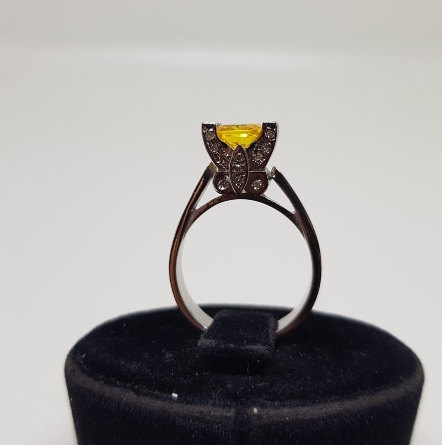 PIRLANTA VE SİTRİN TAŞLI KARE ELMAS MODELİ YÜZÜK