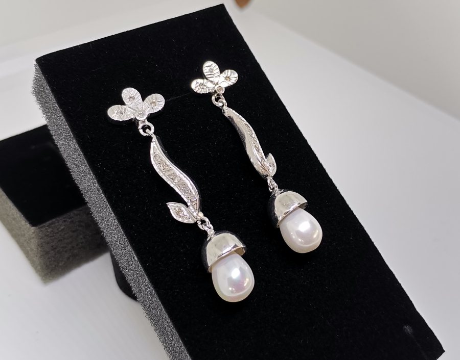 PIRLANTA TAŞLI VE İNCİLİ KÜPE