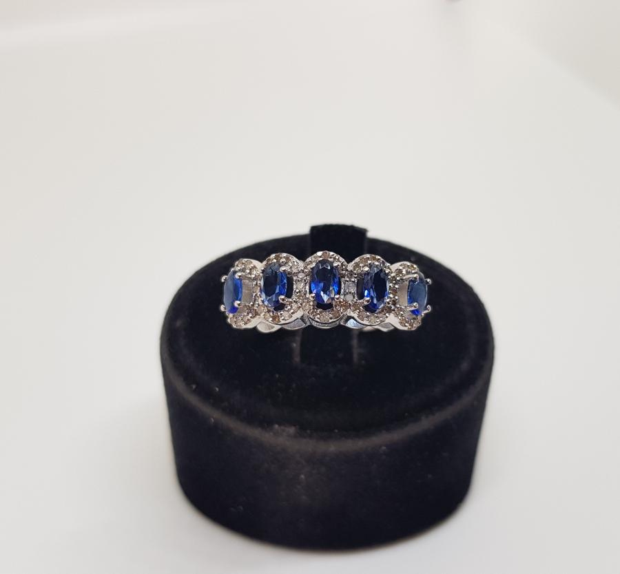 SAFİR VE PIRLANTA TAŞLI YARIM TAMTUR MODEL YÜZÜK