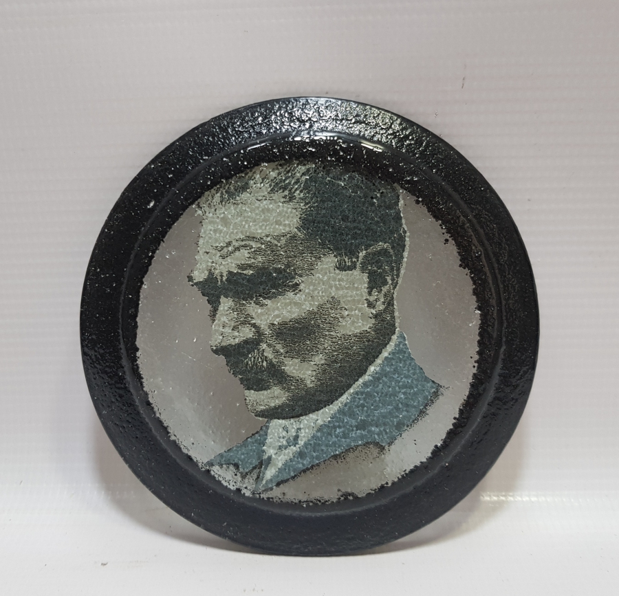 ATATÜRK RESİMLİ CAM TABAK